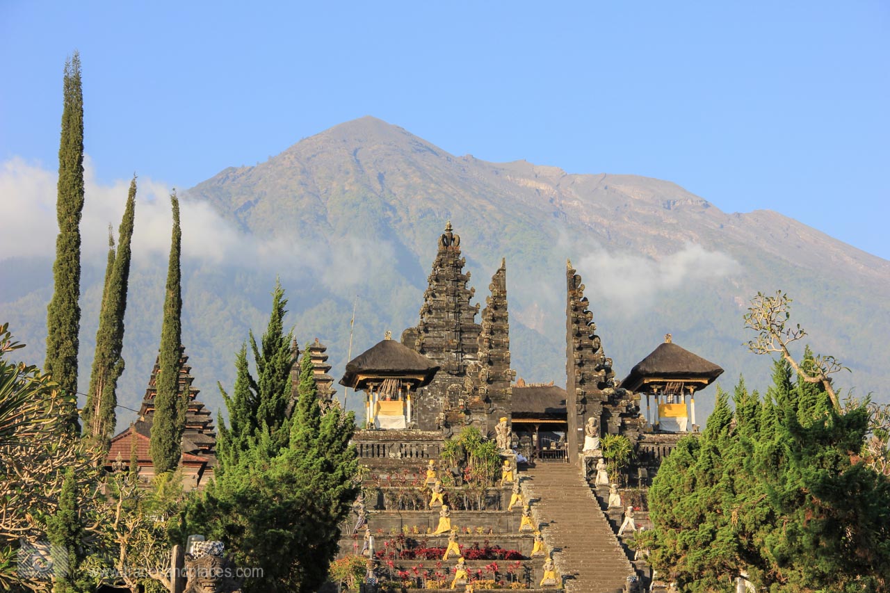 pura besakih.jpg