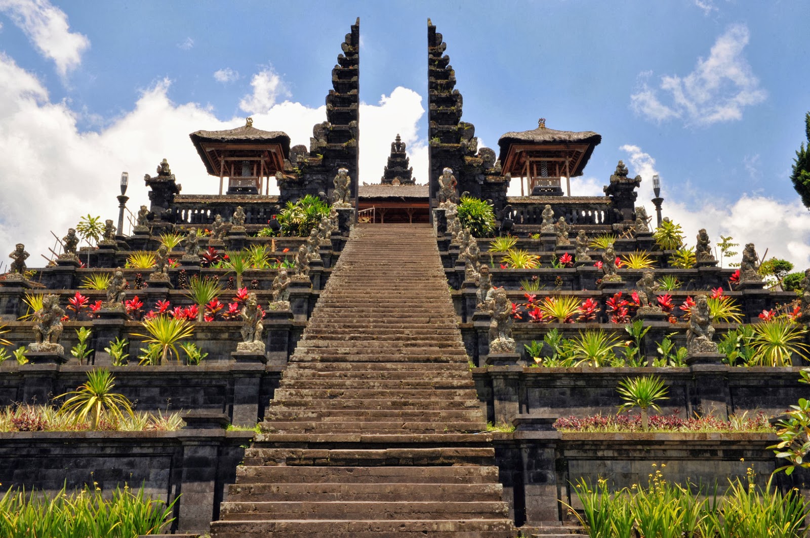 pura besakih2.jpg