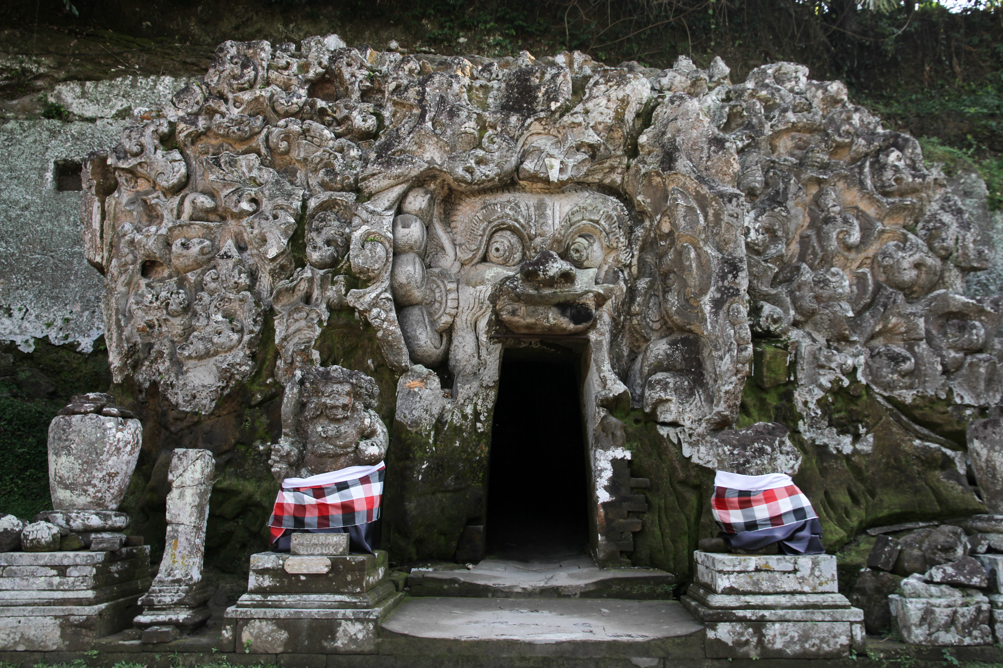 goa gajah temple.jpg